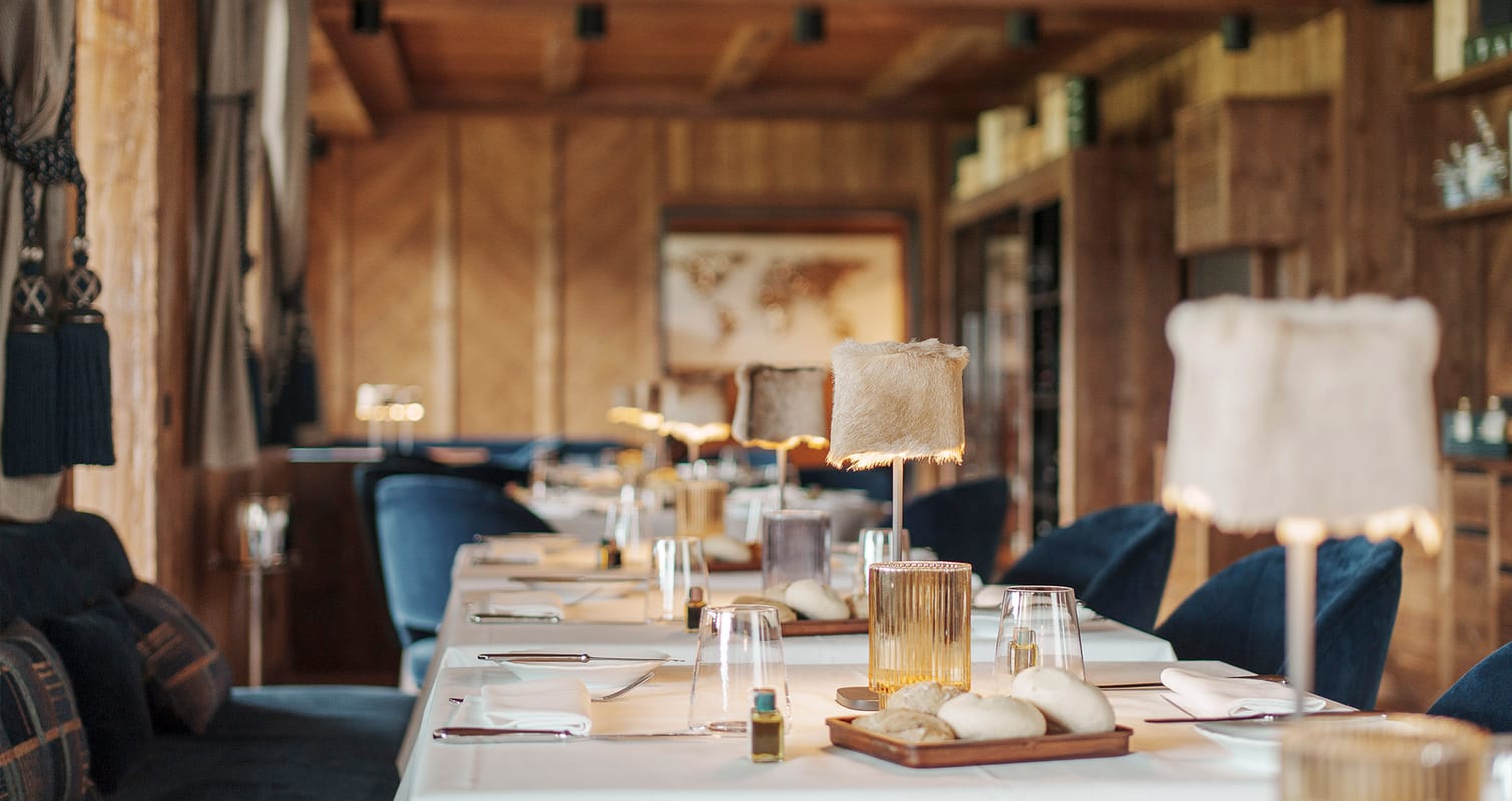 Tavolo ristorante apparecchiato Casa Guargnè