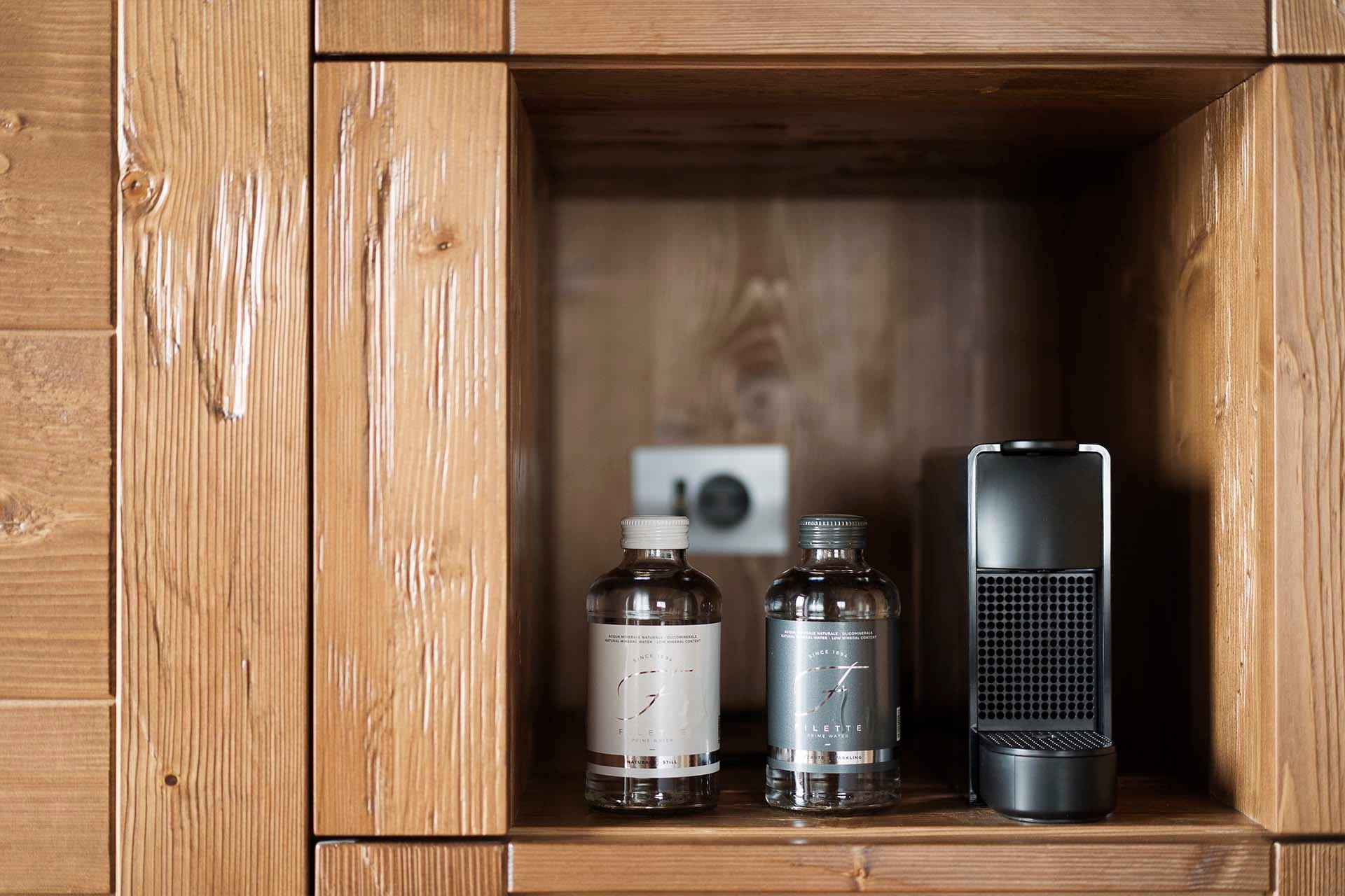 Dettaglio angolo tisaneria camera Family Casa Guargnè