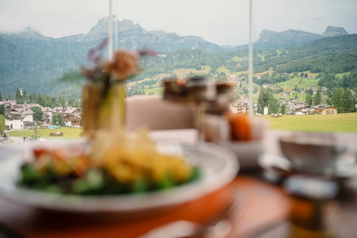 Prima colazione con vista sulle montagne Casa Guargnè